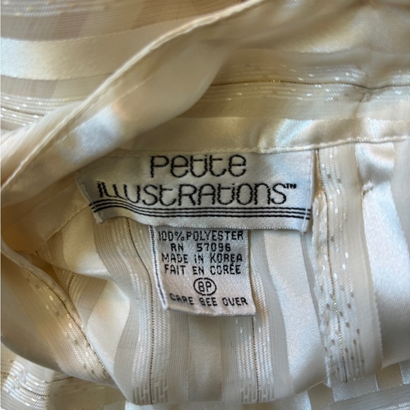 Vintage 80’s Romantic Sheer Cream Blouse with peplum waist and sexy back buttons - Picture 10 of 11